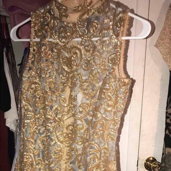 Beautiful dress - Picture 2 of 3